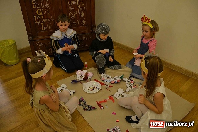 Zdjęcie w galerii na portalu naszraciborz.pl: Zamkowa maskarada karnawałowa dla dzieci za nami  wiadomości z regionu