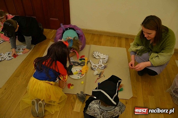 Zdjęcie w galerii na portalu naszraciborz.pl: Zamkowa maskarada karnawałowa dla dzieci za nami  wiadomości z regionu