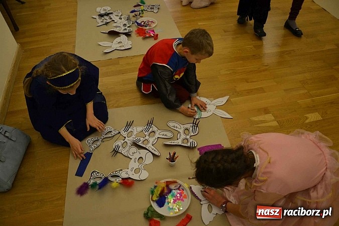 Zdjęcie w galerii na portalu naszraciborz.pl: Zamkowa maskarada karnawałowa dla dzieci za nami  wiadomości z regionu