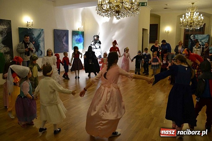 Zdjęcie w galerii na portalu naszraciborz.pl: Zamkowa maskarada karnawałowa dla dzieci za nami  wiadomości z regionu