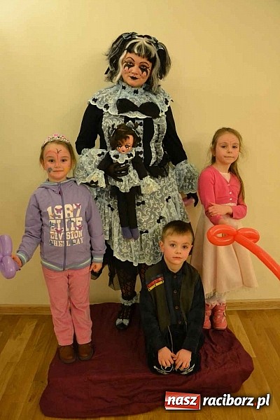 Zdjęcie w galerii na portalu naszraciborz.pl: Zamkowa maskarada karnawałowa dla dzieci za nami  wiadomości z regionu