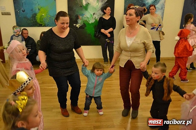 Zdjęcie w galerii na portalu naszraciborz.pl: Zamkowa maskarada karnawałowa dla dzieci za nami  wiadomości z regionu