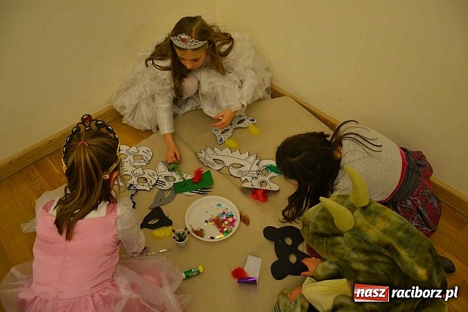 Zdjęcie w galerii na portalu naszraciborz.pl: Zamkowa maskarada karnawałowa dla dzieci za nami  wiadomości z regionu