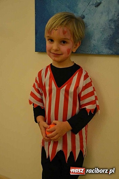 Zdjęcie w galerii na portalu naszraciborz.pl: Zamkowa maskarada karnawałowa dla dzieci za nami  wiadomości z regionu