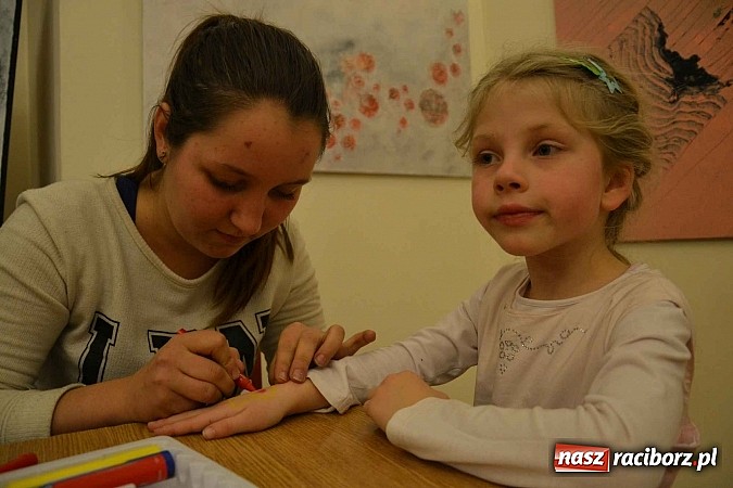 Zdjęcie w galerii na portalu naszraciborz.pl: Zamkowa maskarada karnawałowa dla dzieci za nami  wiadomości z regionu