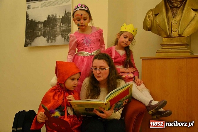 Zdjęcie w galerii na portalu naszraciborz.pl: Zamkowa maskarada karnawałowa dla dzieci za nami  wiadomości z regionu