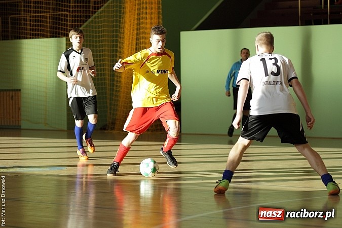 Zdjęcie w galerii na portalu naszraciborz.pl: Puchar starosty w rękach raciborskiej Unii wiadomości z regionu