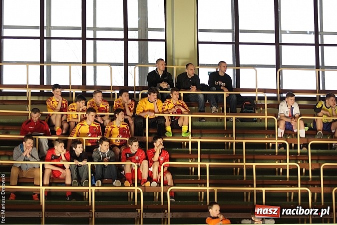 Zdjęcie w galerii na portalu naszraciborz.pl: Puchar starosty w rękach raciborskiej Unii wiadomości z regionu