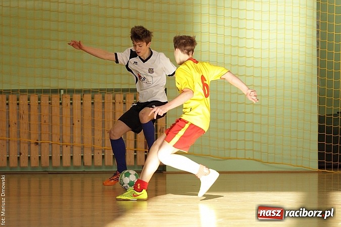 Zdjęcie w galerii na portalu naszraciborz.pl: Puchar starosty w rękach raciborskiej Unii wiadomości z regionu