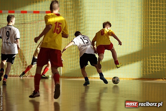 Zdjęcie w galerii na portalu naszraciborz.pl: Puchar starosty w rękach raciborskiej Unii wiadomości z regionu