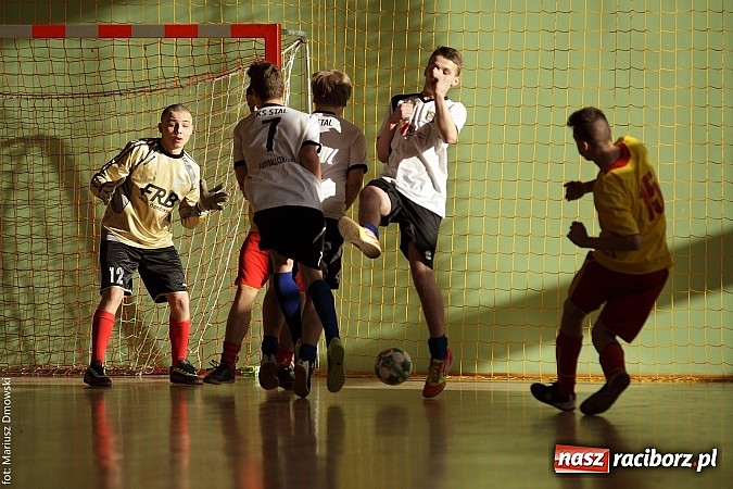Zdjęcie w galerii na portalu naszraciborz.pl: Puchar starosty w rękach raciborskiej Unii wiadomości z regionu