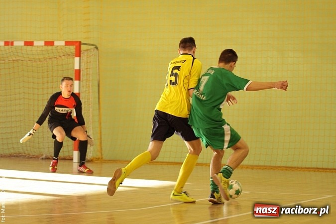 Zdjęcie w galerii na portalu naszraciborz.pl: Puchar starosty w rękach raciborskiej Unii wiadomości z regionu