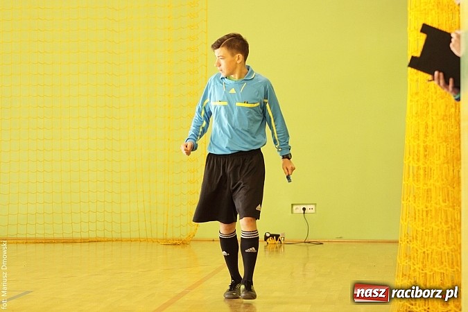 Zdjęcie w galerii na portalu naszraciborz.pl: Puchar starosty w rękach raciborskiej Unii wiadomości z regionu