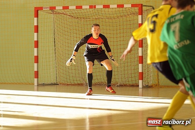 Zdjęcie w galerii na portalu naszraciborz.pl: Puchar starosty w rękach raciborskiej Unii wiadomości z regionu