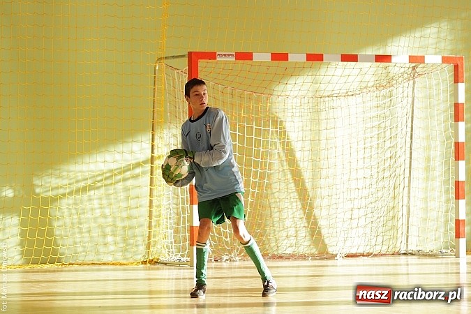 Zdjęcie w galerii na portalu naszraciborz.pl: Puchar starosty w rękach raciborskiej Unii wiadomości z regionu