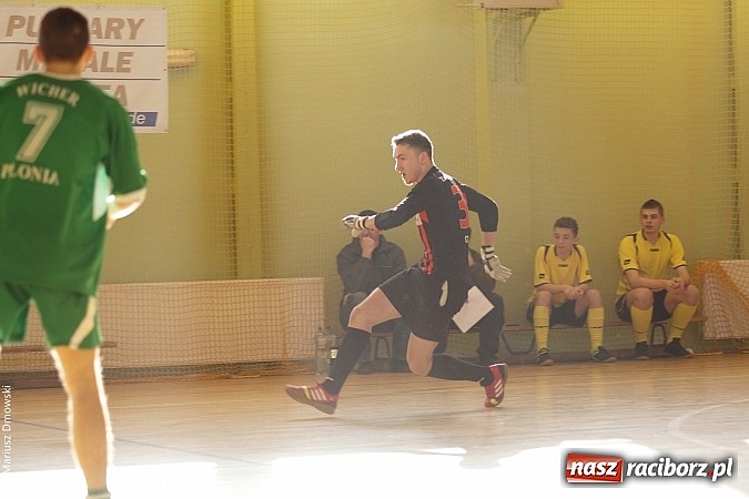 Zdjęcie w galerii na portalu naszraciborz.pl: Puchar starosty w rękach raciborskiej Unii wiadomości z regionu