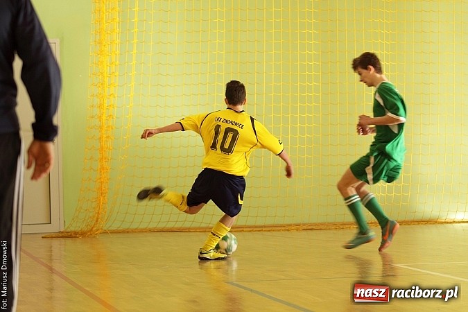 Zdjęcie w galerii na portalu naszraciborz.pl: Puchar starosty w rękach raciborskiej Unii wiadomości z regionu