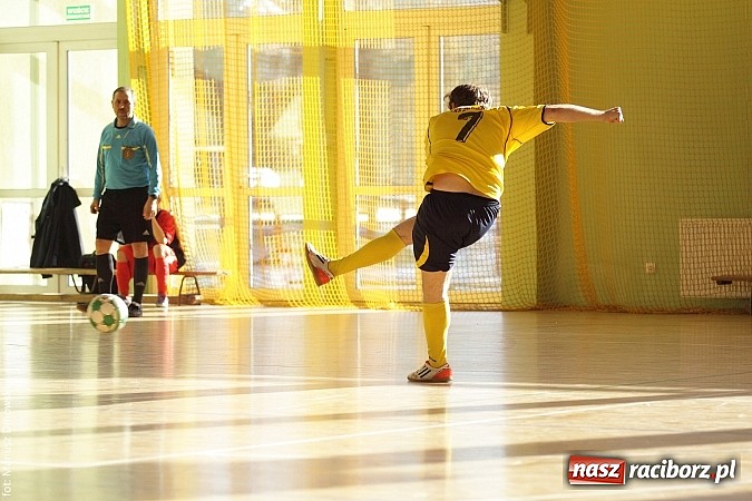 Zdjęcie w galerii na portalu naszraciborz.pl: Puchar starosty w rękach raciborskiej Unii wiadomości z regionu