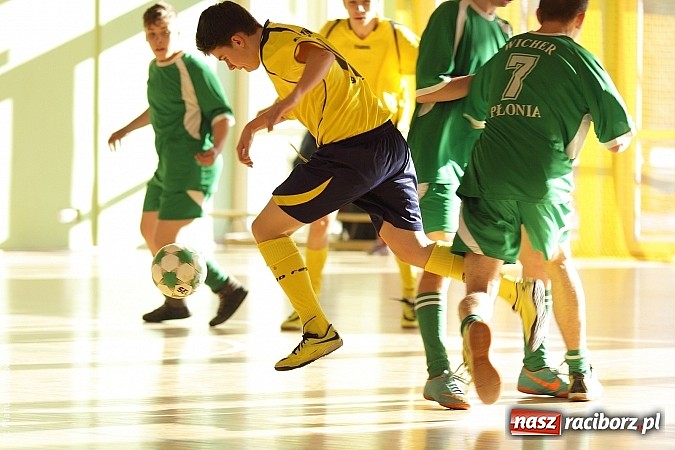 Zdjęcie w galerii na portalu naszraciborz.pl: Puchar starosty w rękach raciborskiej Unii wiadomości z regionu