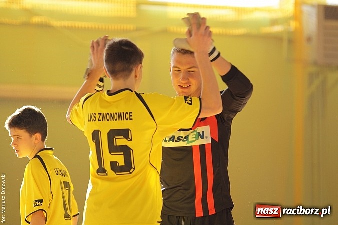 Zdjęcie w galerii na portalu naszraciborz.pl: Puchar starosty w rękach raciborskiej Unii wiadomości z regionu