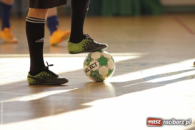 Zdjęcie w galerii na portalu naszraciborz.pl: Puchar starosty w rękach raciborskiej Unii wiadomości z regionu