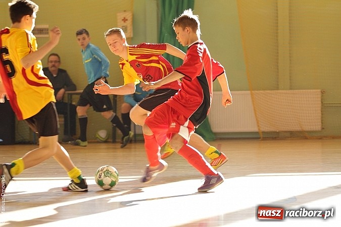 Zdjęcie w galerii na portalu naszraciborz.pl: Puchar starosty w rękach raciborskiej Unii wiadomości z regionu