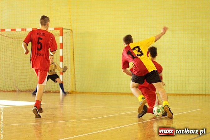 Zdjęcie w galerii na portalu naszraciborz.pl: Puchar starosty w rękach raciborskiej Unii wiadomości z regionu