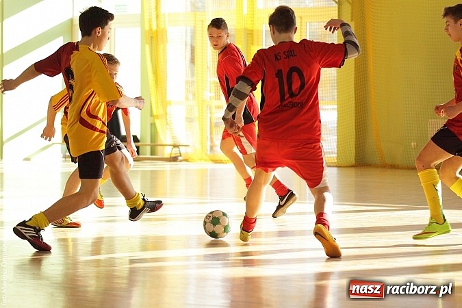 Zdjęcie w galerii na portalu naszraciborz.pl: Puchar starosty w rękach raciborskiej Unii wiadomości z regionu