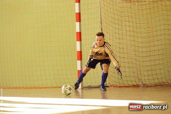 Zdjęcie w galerii na portalu naszraciborz.pl: Puchar starosty w rękach raciborskiej Unii wiadomości z regionu