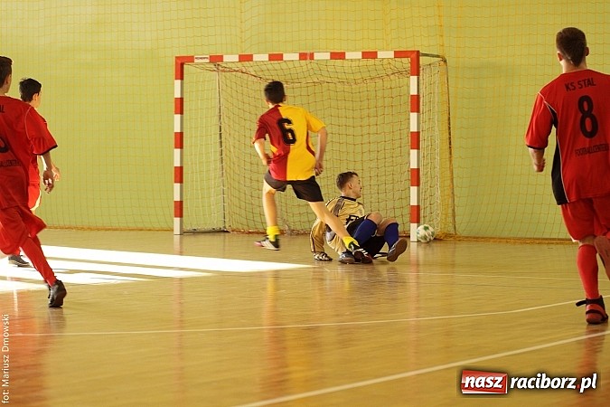 Zdjęcie w galerii na portalu naszraciborz.pl: Puchar starosty w rękach raciborskiej Unii wiadomości z regionu