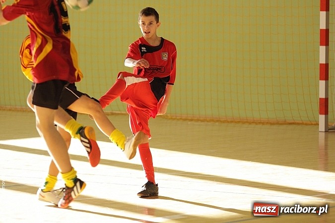 Zdjęcie w galerii na portalu naszraciborz.pl: Puchar starosty w rękach raciborskiej Unii wiadomości z regionu