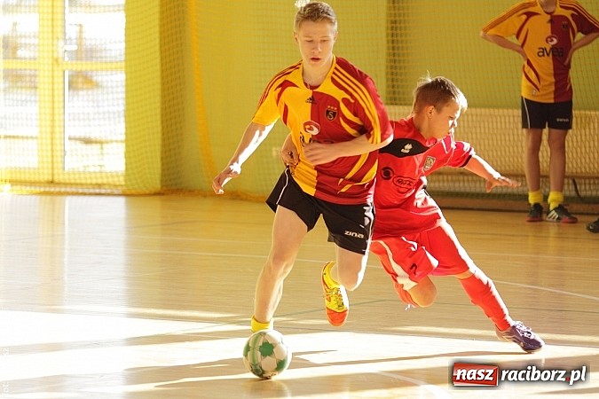 Zdjęcie w galerii na portalu naszraciborz.pl: Puchar starosty w rękach raciborskiej Unii wiadomości z regionu