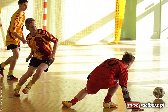 Zdjęcie w galerii na portalu naszraciborz.pl: Puchar starosty w rękach raciborskiej Unii wiadomości z regionu