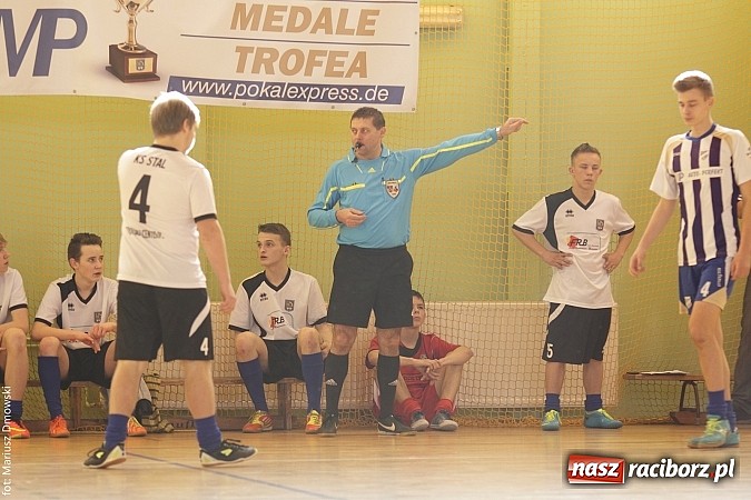 Zdjęcie w galerii na portalu naszraciborz.pl: Puchar starosty w rękach raciborskiej Unii wiadomości z regionu