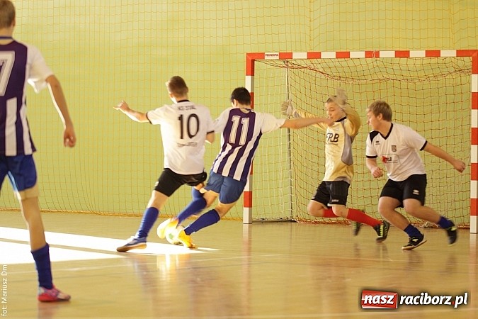 Zdjęcie w galerii na portalu naszraciborz.pl: Puchar starosty w rękach raciborskiej Unii wiadomości z regionu