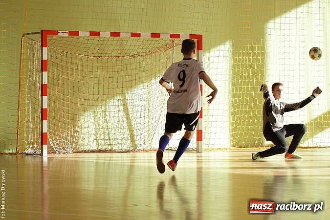 Zdjęcie w galerii na portalu naszraciborz.pl: Puchar starosty w rękach raciborskiej Unii wiadomości z regionu