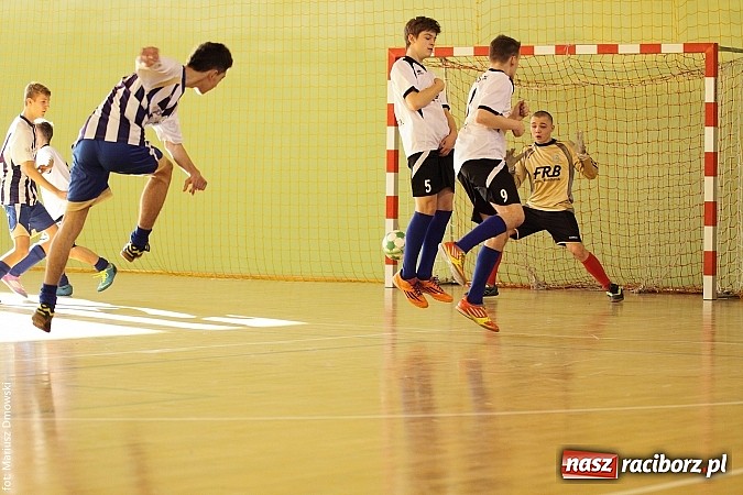 Zdjęcie w galerii na portalu naszraciborz.pl: Puchar starosty w rękach raciborskiej Unii wiadomości z regionu