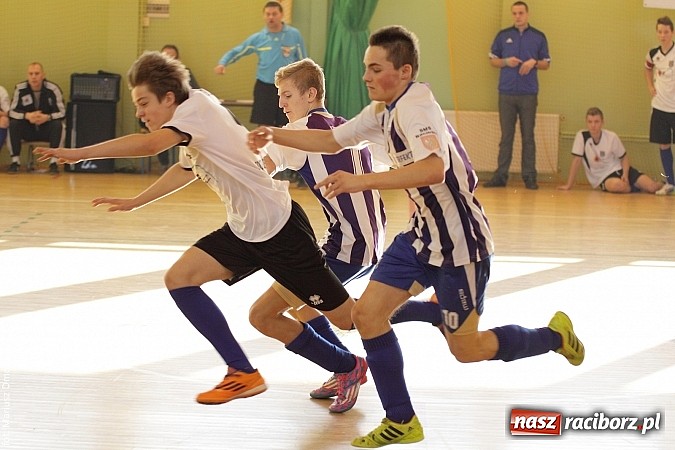 Zdjęcie w galerii na portalu naszraciborz.pl: Puchar starosty w rękach raciborskiej Unii wiadomości z regionu