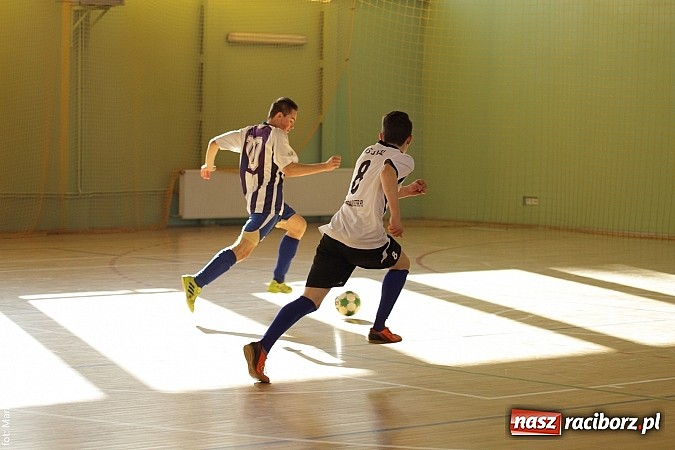 Zdjęcie w galerii na portalu naszraciborz.pl: Puchar starosty w rękach raciborskiej Unii wiadomości z regionu