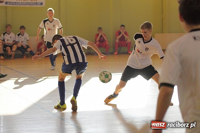 Zdjęcie w galerii na portalu naszraciborz.pl: Puchar starosty w rękach raciborskiej Unii wiadomości z regionu