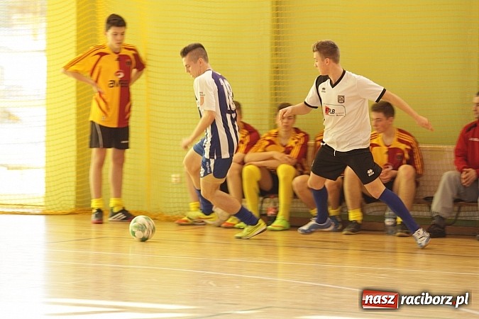 Zdjęcie w galerii na portalu naszraciborz.pl: Puchar starosty w rękach raciborskiej Unii wiadomości z regionu