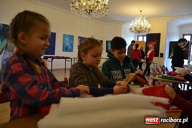 Zdjęcie w galerii na portalu naszraciborz.pl: Walentynkowe spotkanie z pluszakami zakończyło Zamkową Zimową Akademię Nauki wiadomości z regionu