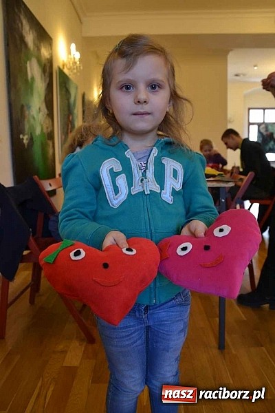 Zdjęcie w galerii na portalu naszraciborz.pl: Walentynkowe spotkanie z pluszakami zakończyło Zamkową Zimową Akademię Nauki wiadomości z regionu