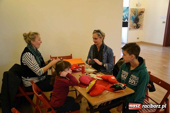 Zdjęcie w galerii na portalu naszraciborz.pl: Walentynkowe spotkanie z pluszakami zakończyło Zamkową Zimową Akademię Nauki wiadomości z regionu