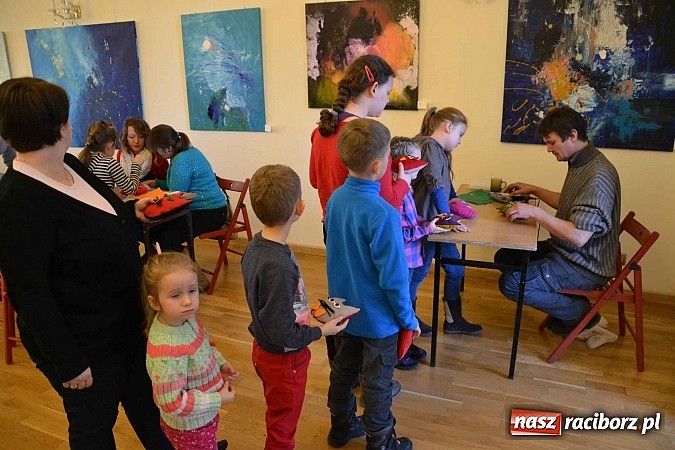 Zdjęcie w galerii na portalu naszraciborz.pl: Walentynkowe spotkanie z pluszakami zakończyło Zamkową Zimową Akademię Nauki wiadomości z regionu