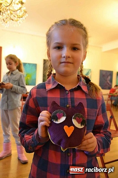 Zdjęcie w galerii na portalu naszraciborz.pl: Walentynkowe spotkanie z pluszakami zakończyło Zamkową Zimową Akademię Nauki wiadomości z regionu