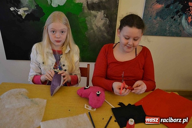 Zdjęcie w galerii na portalu naszraciborz.pl: Walentynkowe spotkanie z pluszakami zakończyło Zamkową Zimową Akademię Nauki wiadomości z regionu