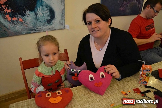 Zdjęcie w galerii na portalu naszraciborz.pl: Walentynkowe spotkanie z pluszakami zakończyło Zamkową Zimową Akademię Nauki wiadomości z regionu