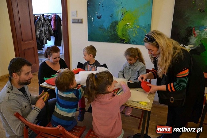 Zdjęcie w galerii na portalu naszraciborz.pl: Walentynkowe spotkanie z pluszakami zakończyło Zamkową Zimową Akademię Nauki wiadomości z regionu