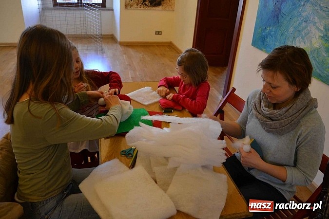 Zdjęcie w galerii na portalu naszraciborz.pl: Walentynkowe spotkanie z pluszakami zakończyło Zamkową Zimową Akademię Nauki wiadomości z regionu